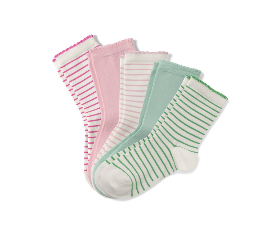 Fünf Paar Socken mit Streifen in Rosa, Grün und Weiss.