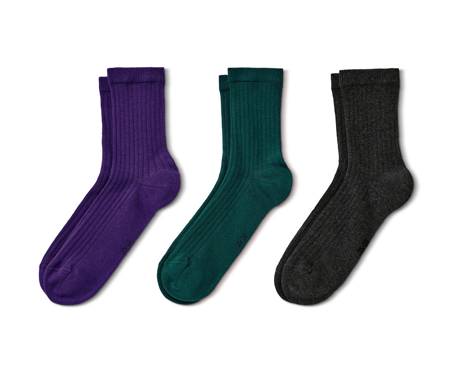 Lila, grüne und anthrazitfarbene 3 Paar Ripp-Socken.