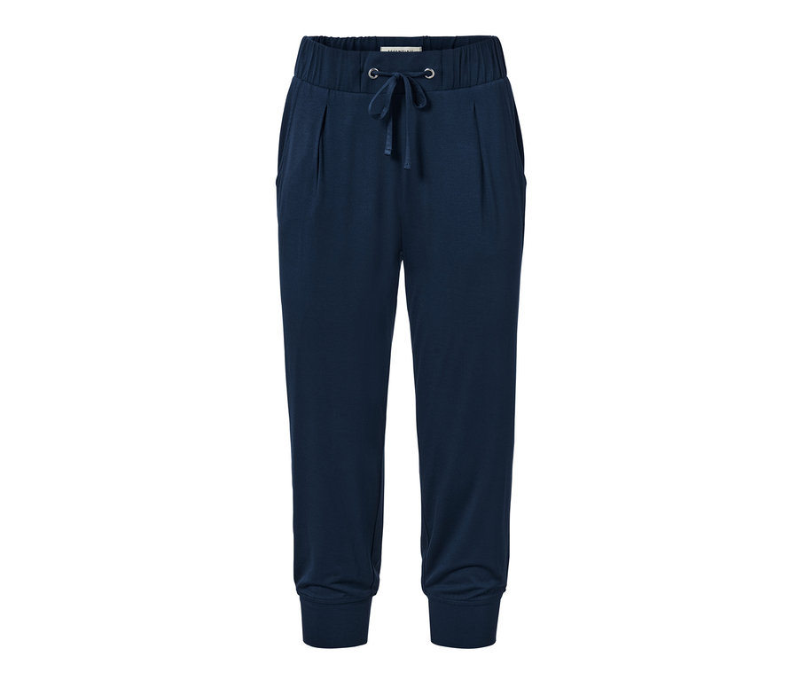 Eine marineblaue 3/4-Jerseyhose mit Kordelzug in der Taille.