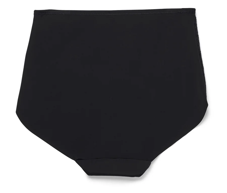 Schwarze Damenunterhose auf weißem Hintergrund.