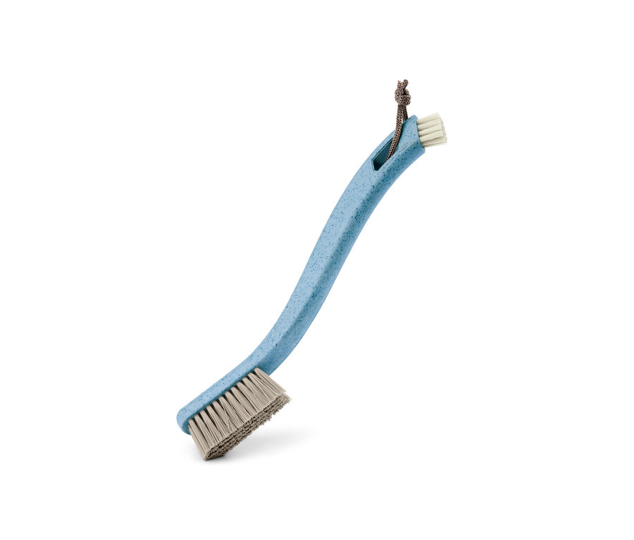 Eine blaue 2-in-1-Grobschmutz-Schuhreinigungsbürste mit einer braunen Kordel zum Aufhängen.