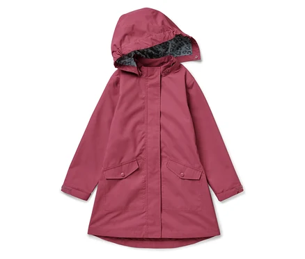 Ein rosafarbener Kinder-Regenparka mit Kapuze und Tierdruckfutter.