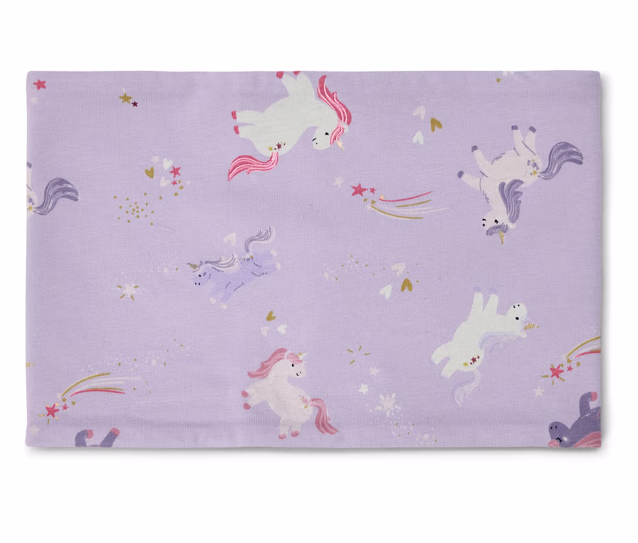 Lila Stoff mit Einhorn-, Stern- und Herzmuster.