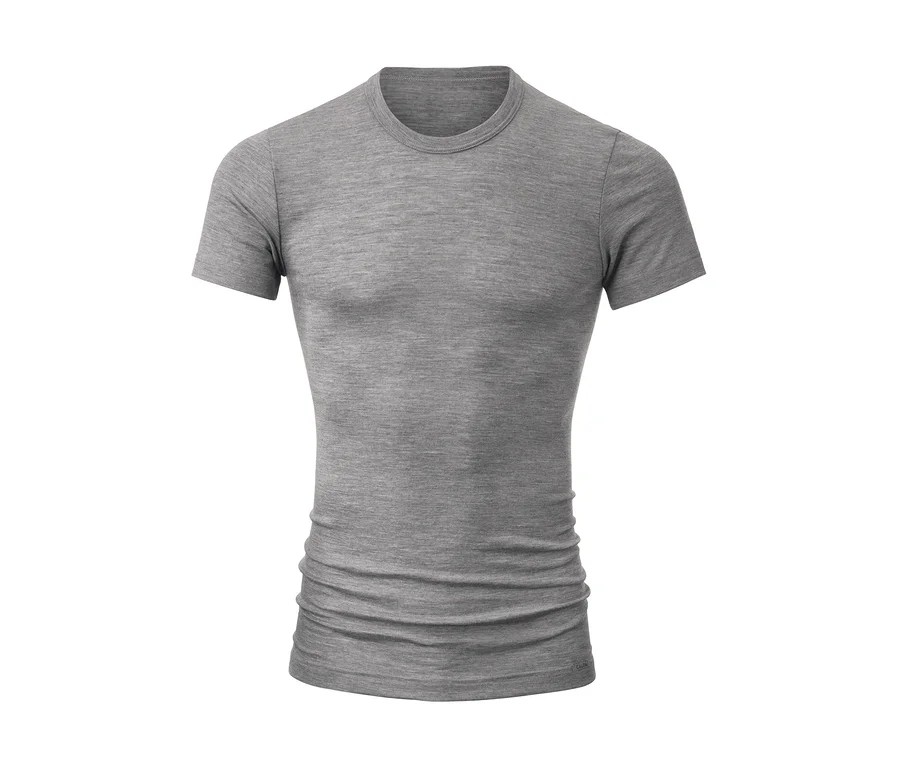 Graues, eng anliegendes Kurzarm-T-Shirt mit Rundhalsausschnitt auf weißem Hintergrund.