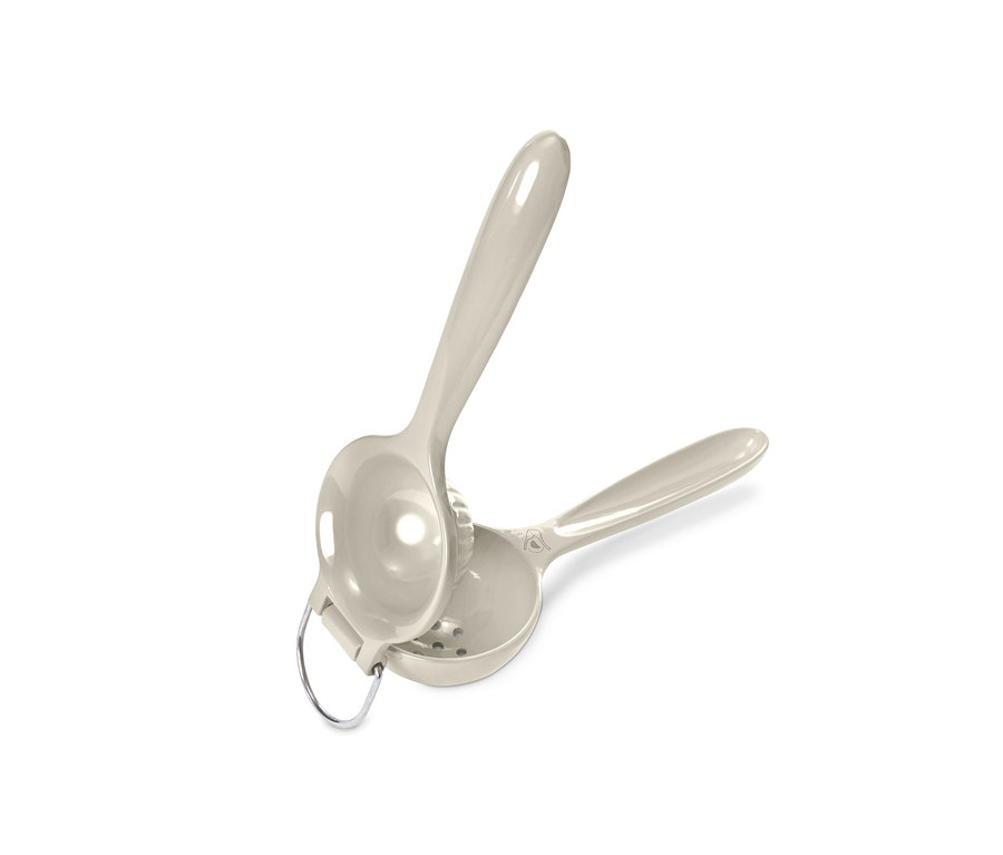 Eine beige Zitruspresse mit Metallgriff.