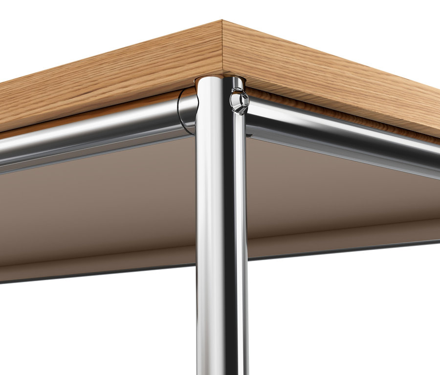 Detailansicht der Kommode Metall »CN3« mit Holzplatte und Chrombeinen.