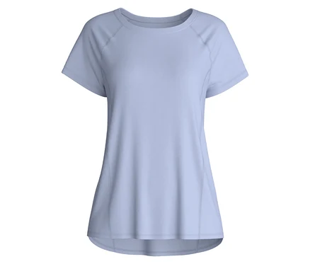 Helles, blaues, kurzärmeliges, glattes T-Shirt.