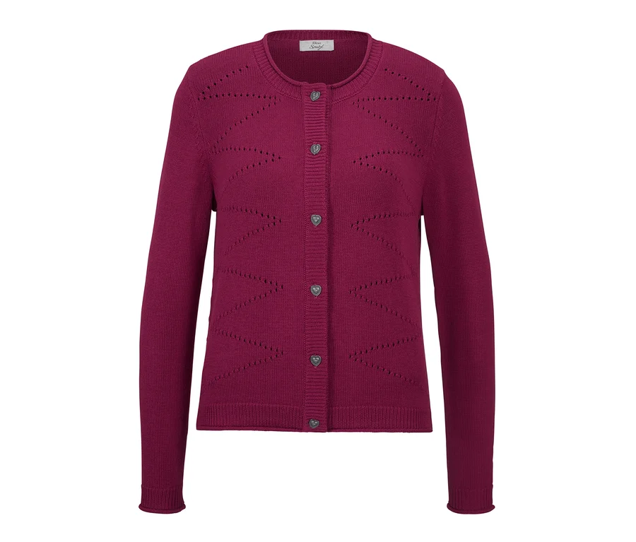 Eine bordeauxrote Trachten-Strickjacke mit dekorativen Knöpfen in Herzform.