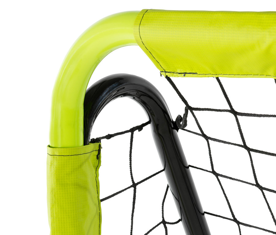 Detail einer Ecke des EXIT Fußballtors »Tempo 3000« mit Netz.