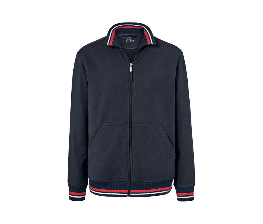 Marineblaue Sweatjacke mit rot-weißen Streifen an Kragen und Bündchen.