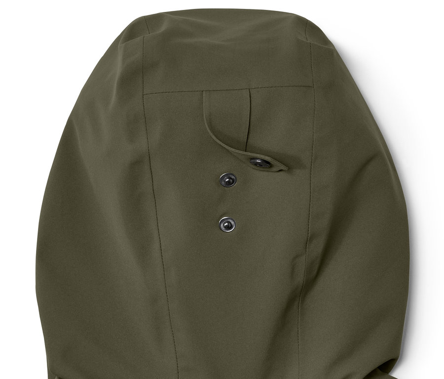 Detailansicht der Kapuze einer Outdoorjacke.