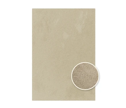 Beiger Teppich der »Mellow«-Serie.