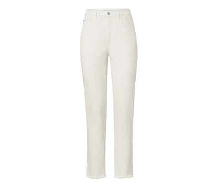 Weiße »Fit Lilly« Denim auf hellem Hintergrund.