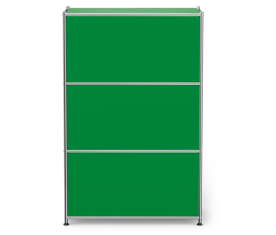 Dreistöckiges Regal mit grünen Regalböden und Metallrahmen.