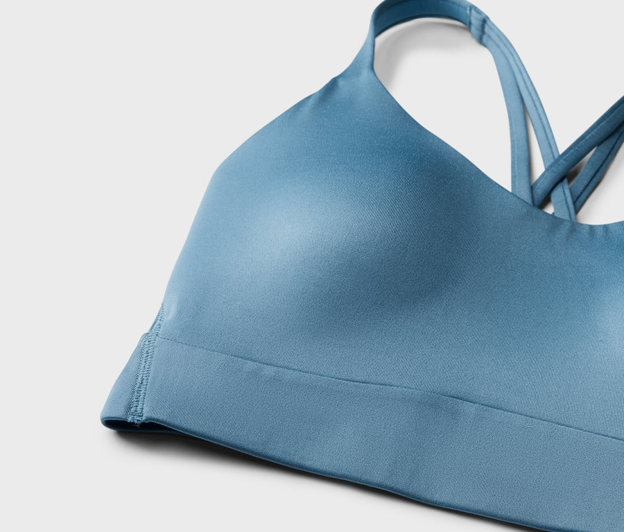 Detailansicht eines blauen Sport-Bustiers.