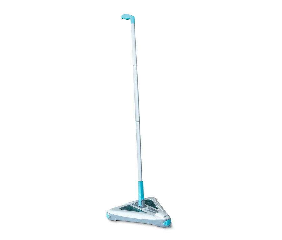 Ein Akkubesen mit weißem Stab und blauen Akzenten vor einem weißen Hintergrund.