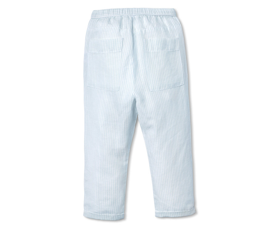 Rückansicht einer Baumwoll-Schlupfhose mit Leinen, feinen Streifen und Taschen.