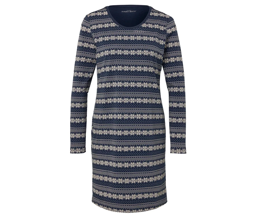 Blaues Strickkleid mit langen Ärmeln und weißem geometrischem Muster.