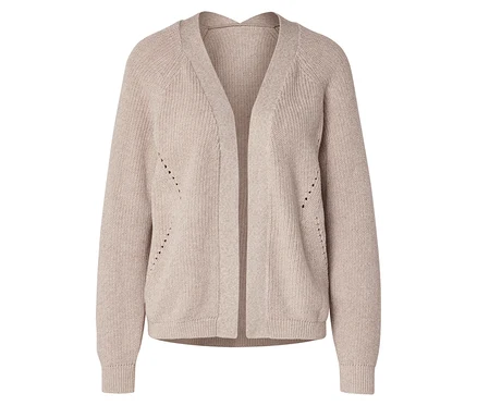 Beige Strickjacke mit langen Ärmeln und V-Ausschnitt, vorne offen.