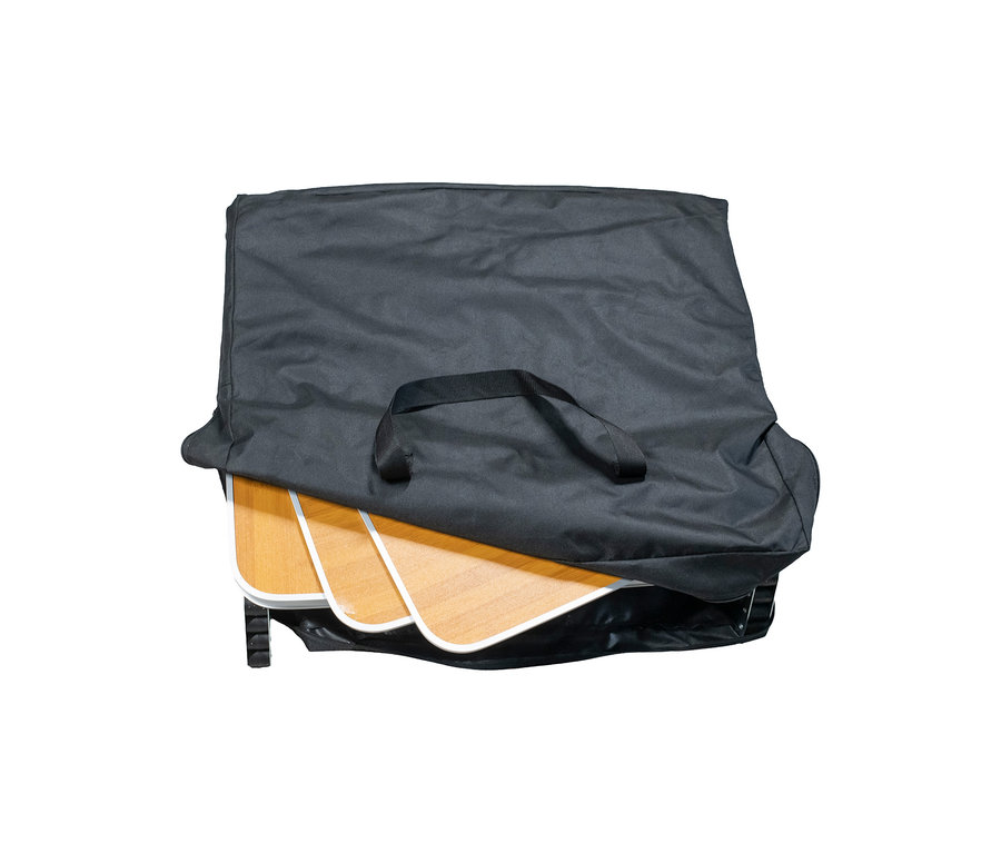 Faltbarer Campingtisch mit Stauraum, teilweise in einer schwarzen Tragetasche mit Griff verstaut.