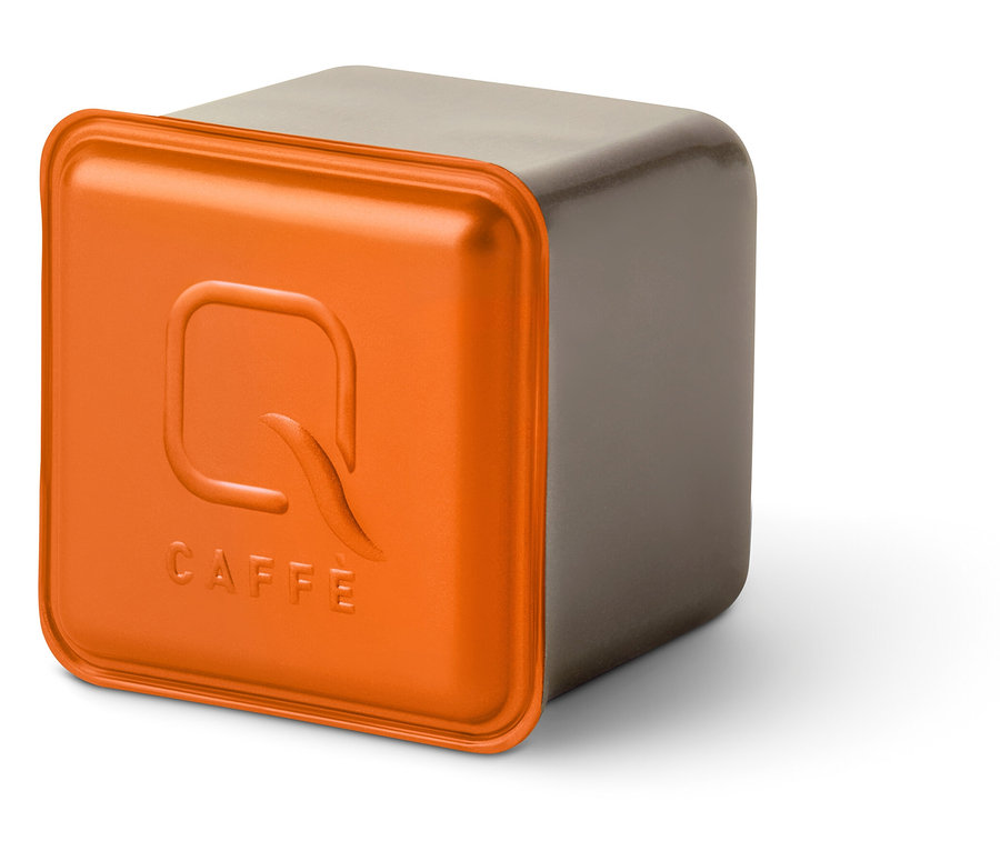 Ein Qbo Caffè MINAS VERDE Würfel auf einem weißen Hintergrund.