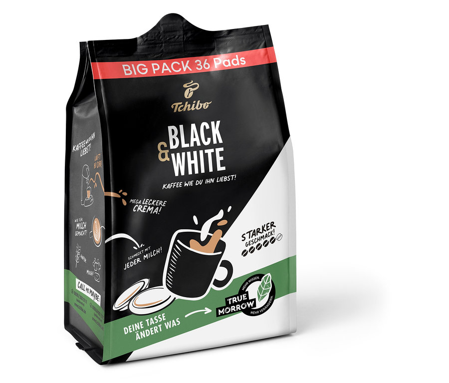 Eine Packung Tchibo Black & White Pads, Großpackung mit 36 Stück.