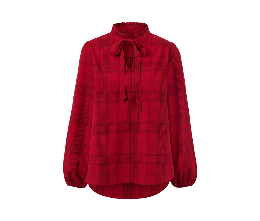 Detail einer karierten Schluppenbluse in Rot.