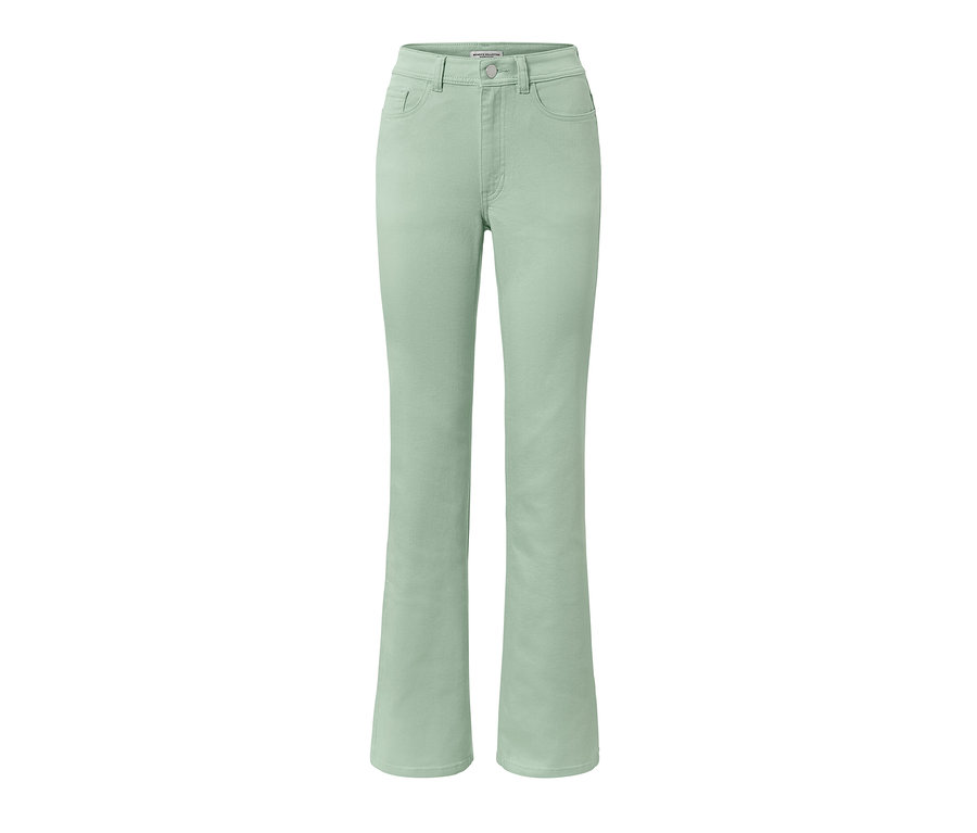 Eine mintgrüne Bootcut Jeans – Fit »Lou« ist zu sehen.