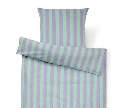 Bettwäsche-Set mit lila und mintgrünen Streifen, bestehend aus Kissenbezug und Bettbezug.