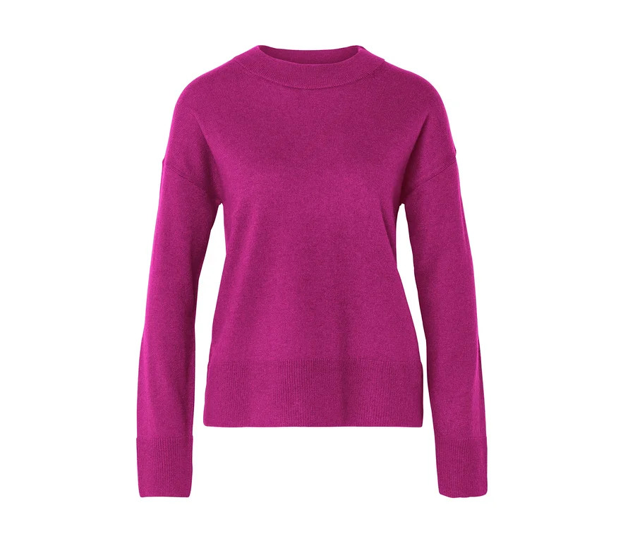 Magenta Pullover mit langen Ärmeln, Stehkragen und Rippbündchen.