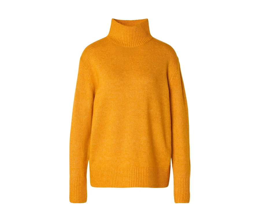 Gelber Rollkragenpullover mit langen Ärmeln und gerippten Bündchen, auf weißem Hintergrund.