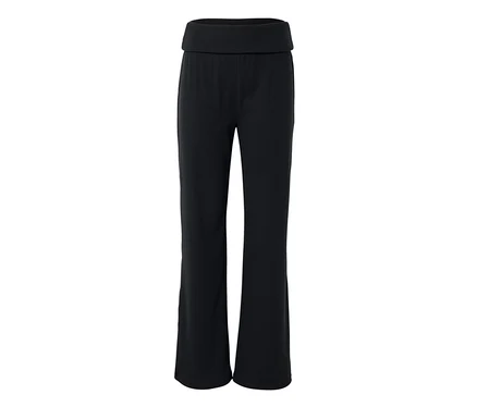 Schwarze Stoffhose mit weitem Bein und umgeschlagenem, hohem Bund.