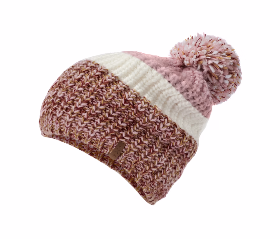 Eine gestreifte Strickmütze mit Bommel in Braun, Weiß und Rosa.