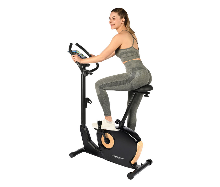 Frau trainiert auf Heimtrainer Ergometer »ET 3.1«.