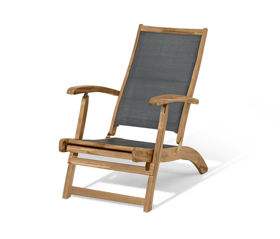Deckchair »Lenja« mit ausziehbarer Fußlehne auf weißem Hintergrund.