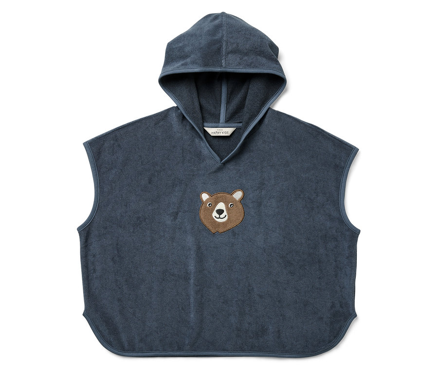 Blauer Kinderponcho mit Kapuze und Bärenapplikation.
