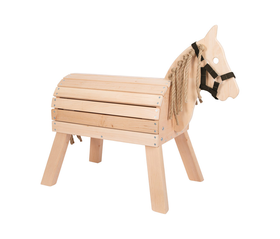 Kompaktes small foot Holzpferd aus hellem Holz mit Lattenkörper, Seilmähne und schwarzem Zaumzeug.