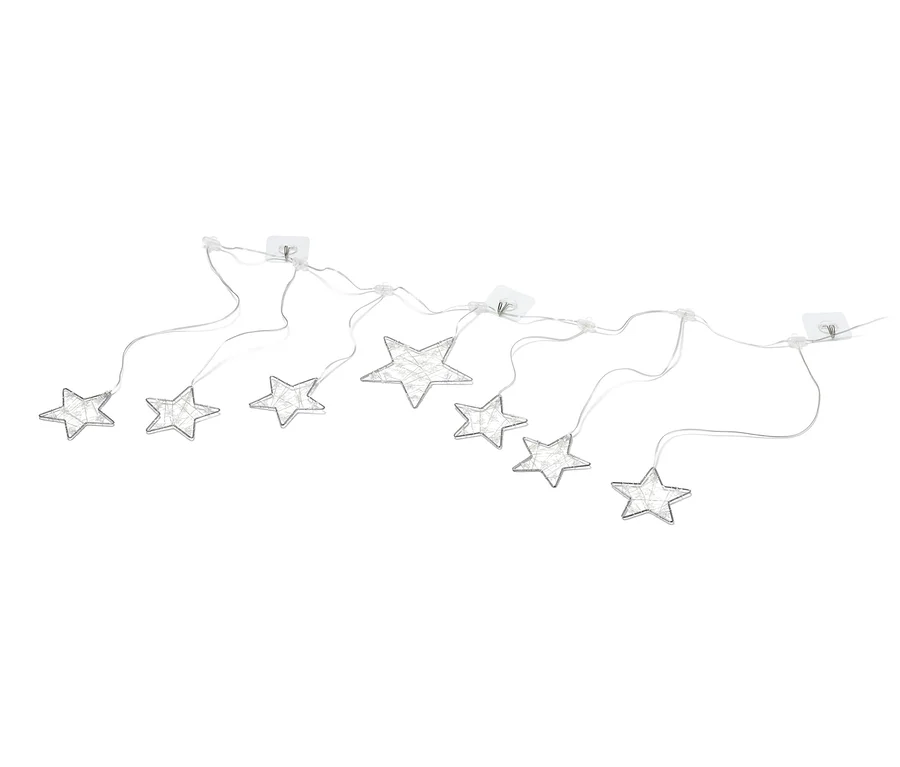 Ein LED-Lichtvorhang mit Sternen ist zu sehen.