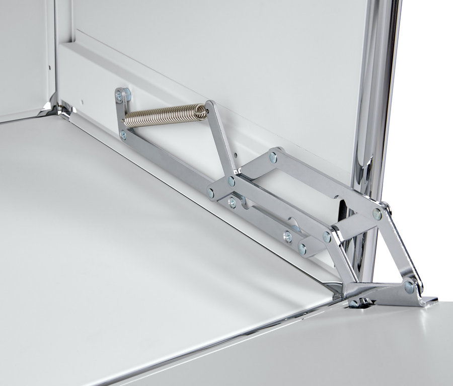 Detailansicht eines weißen Metallsekretärs »CN3« mit silberfarbenem Klappmechanismus.