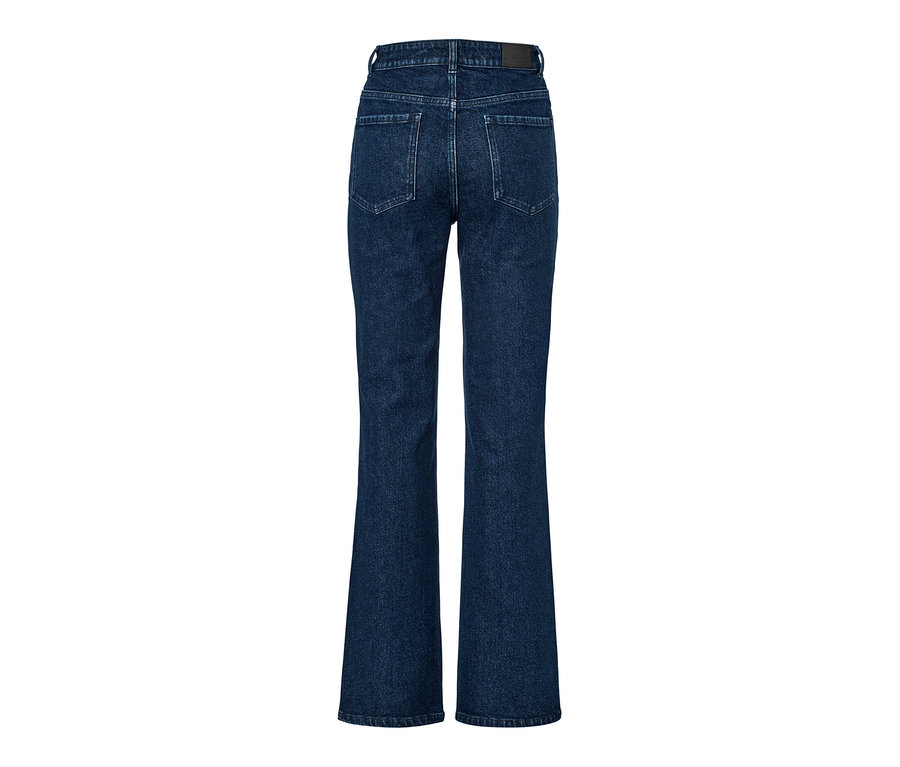 Rückansicht der Bootcut-Denim »Fit Lou«.