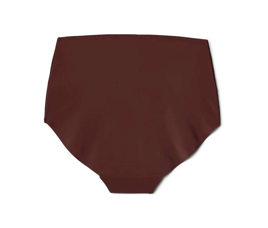 Eine braune Highwaist-Panty auf weissem Hintergrund.