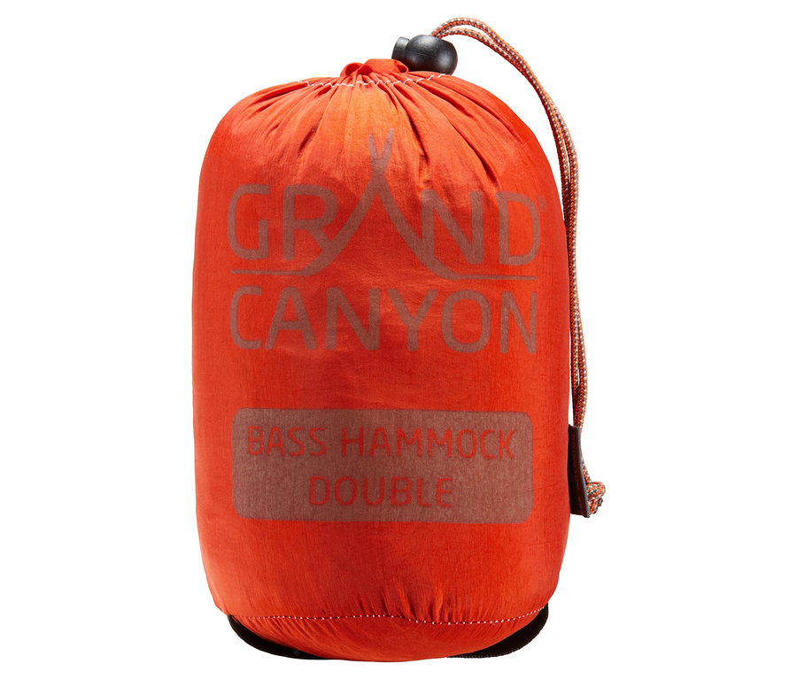 Eingepackte orangefarbene Grand Canyon Doppel-Hängematte »Bass Hammock« mit Kordelzug.