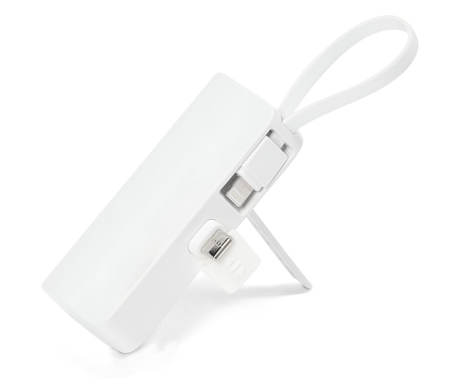 Weißes Handy-Ladegerät mit Schlaufe und Stecker auf weißem Hintergrund.
