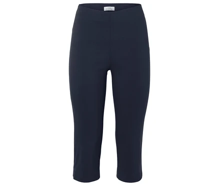Dunkelblaue Caprihose vor weißem Hintergrund.