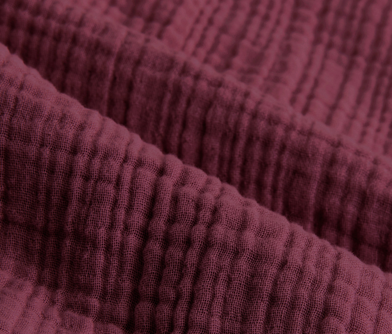 Detailansicht der Musselin-Bettwäsche, Beere, Normalgröße.