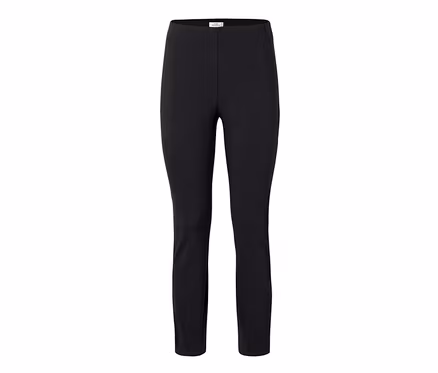 Schwarze Stretchhose.