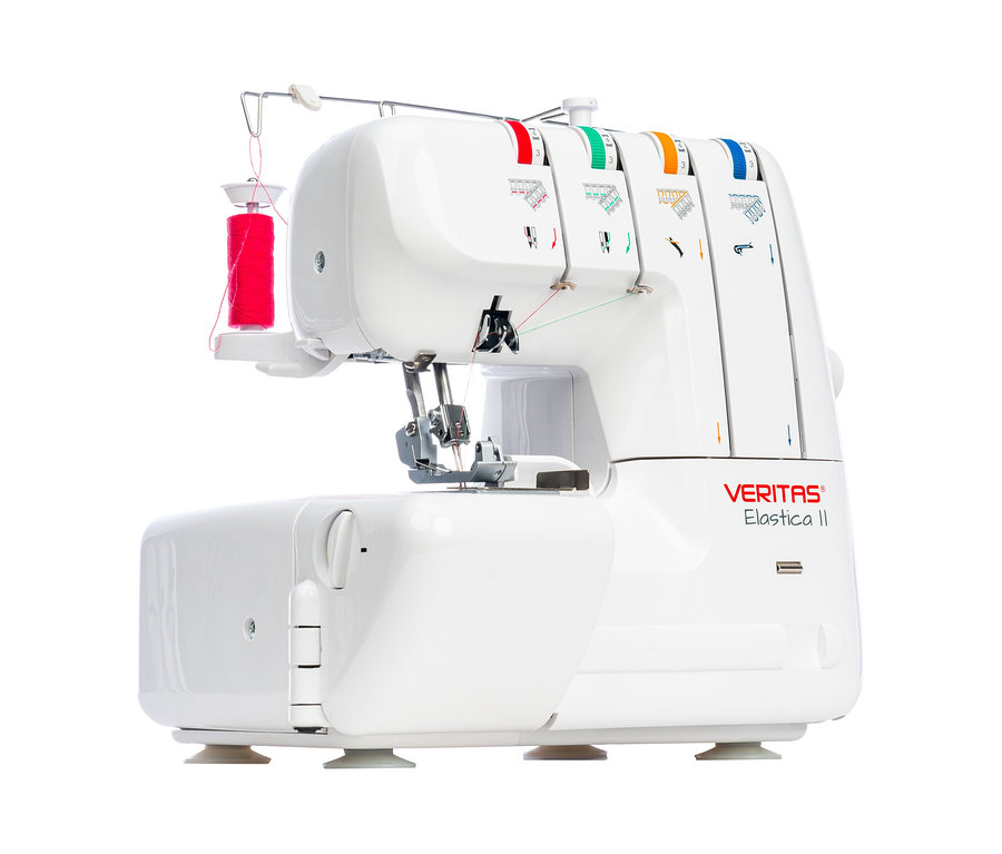 Detailaufnahme einer Overlock-Nähmaschine »ELASTICA II«.