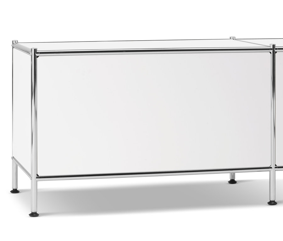 Weißes Lowboard »CN3« mit 3 Klappen.