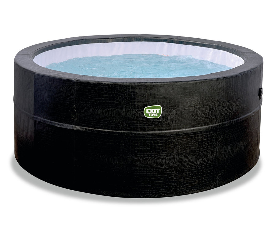 Ein mit Wasser gefüllter, schwarzer EXIT Leather Premium Whirlpool für 4 Personen.