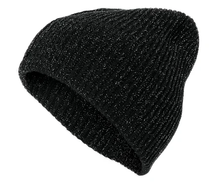 Eine schwarze, gestrickte Mütze mit feinem Glitzer.